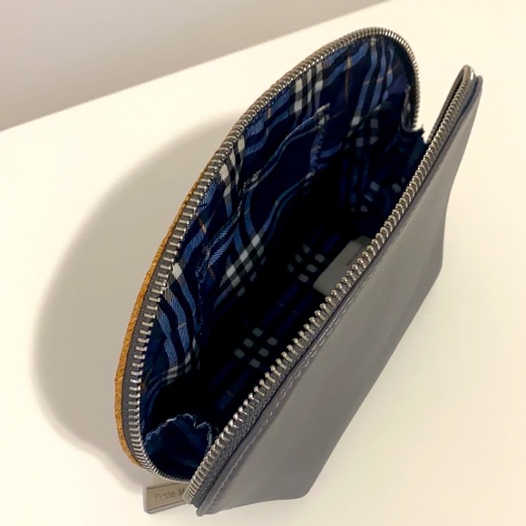 Pixie Mode Cork clutch. Vegan Leather. Grey. - Picture 6 of 7